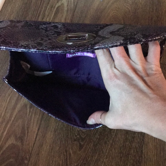 Purple snake skin clutch purse - Picture 3 of 6
